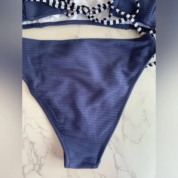 Cupshe Strappy Tied Bikini | Large - Picture 6 of 9